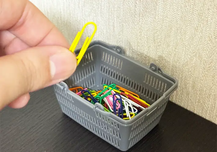 ミニチュア買い物カゴの活用写真（撮影：grape編集部）