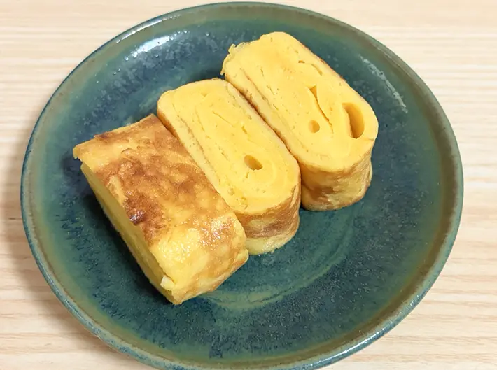 カットした玉子焼きの写真（撮影：grapeフード編集部）