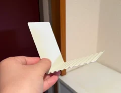 『1冊でも自立できるブックスタンド』の画像