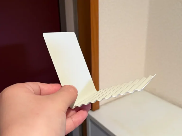 『1冊でも自立できるブックスタンド』の画像