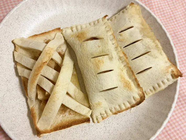 『アップルパイ風』のおやつの写真（撮影：grapeフード編集部）