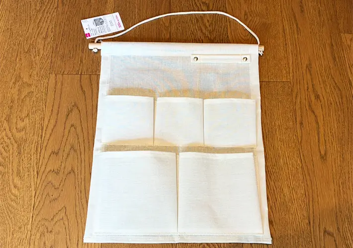 ダイソーの壁掛け活用写真（撮影：grapeライフハック編集部）