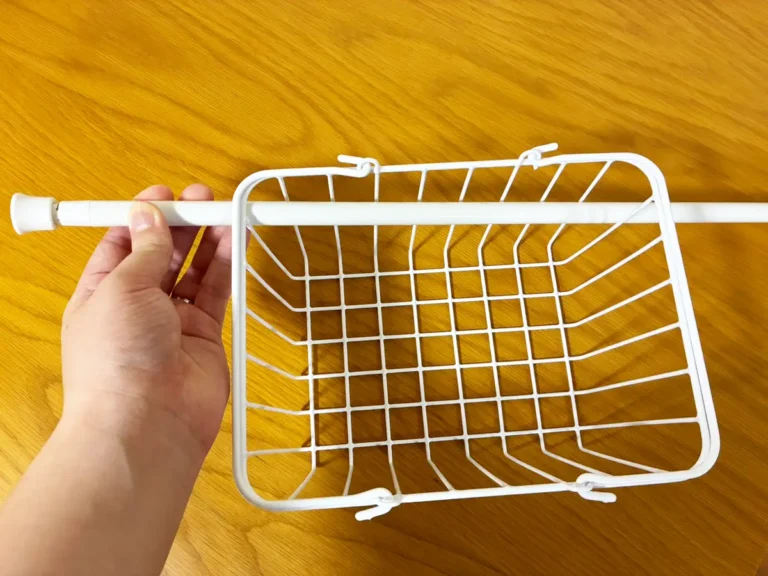 バスケットとつっぱり棒の活用写真（撮影：grapeライフハック編集部）