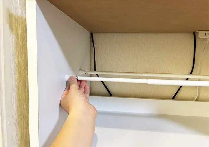 つっぱり棒の活用写真（撮影：grapeライフハック編集部）