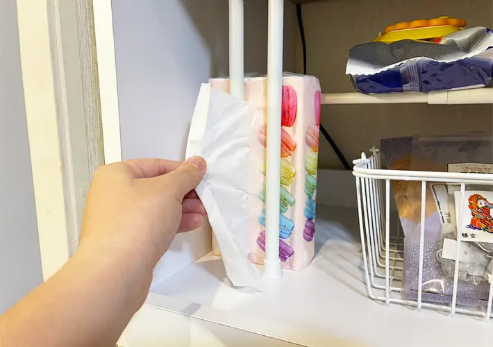 つっぱり棒の活用写真（撮影：grapeライフハック編集部）