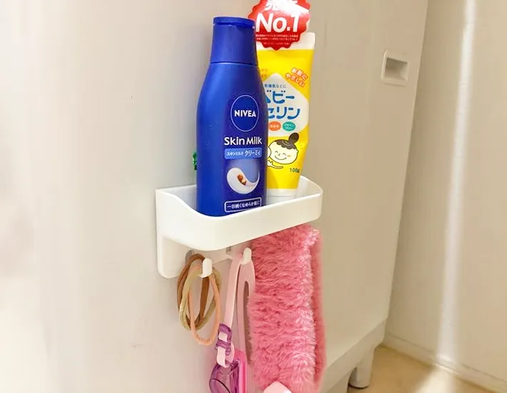 『DAISOフック付トレー（白）』の使用写真（撮影：ワード）