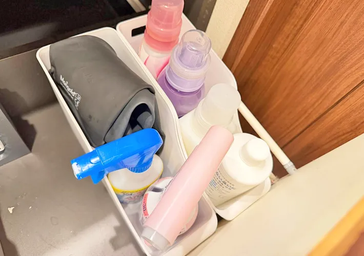 『DAISO ラッセバスケットＡ４スタンド』の使用写真（撮影：ワード）