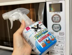 アルカリ電解水と電子レンジ写真（撮影：grape編集部）