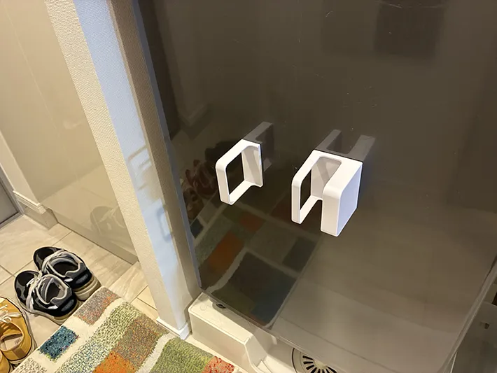 洗濯機につけた傘たて（撮影：grapeライフハック編集部）