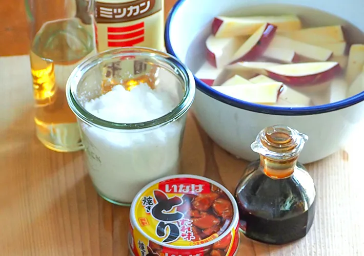 『サツマイモの鶏甘酢がらめ』の材料の写真