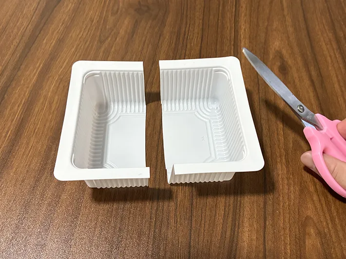 ハサミで切った豆腐パック（撮影：grapeライフハック編集部）