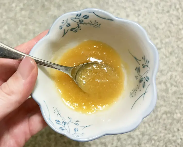 砂糖とバターを混ぜた写真（撮影：grapeフード編集部）