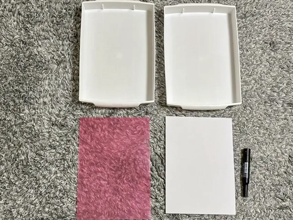 書類ケースを作る写真（撮影：川田幸寛）