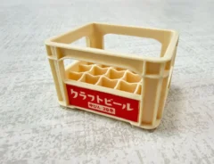 『山田化学 ミニチュア ビールケースⅡ』の写真（撮影：ワード）