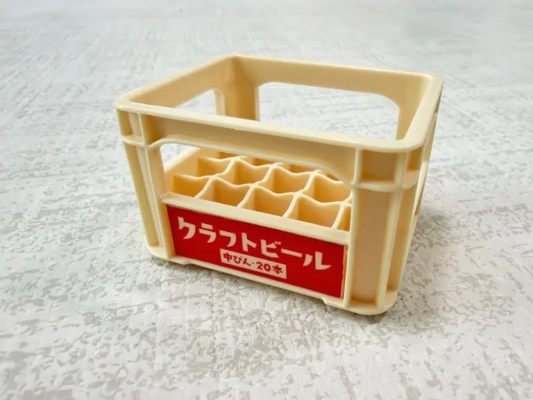 『山田化学 ミニチュア ビールケースⅡ』の写真（撮影：ワード）