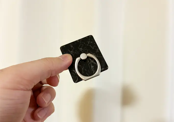 スマホリングの活用写真（撮影：grapeライフハック編集部）