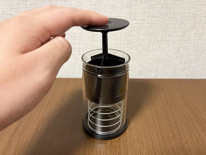 綿棒ケース（プッシュ式）の画像