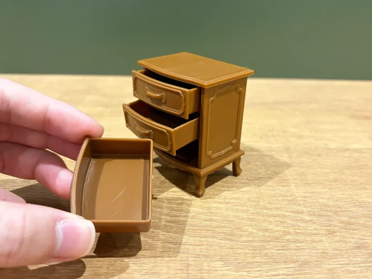 ミニチュアチェストの画像