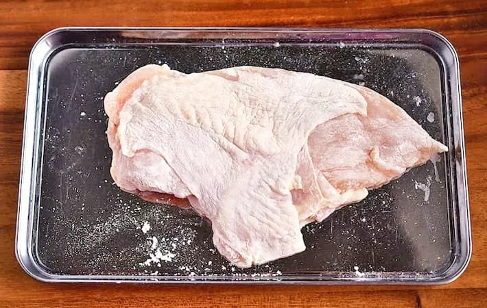 『鶏むね肉の照り焼き』を作る写真（撮影：小泉明代）