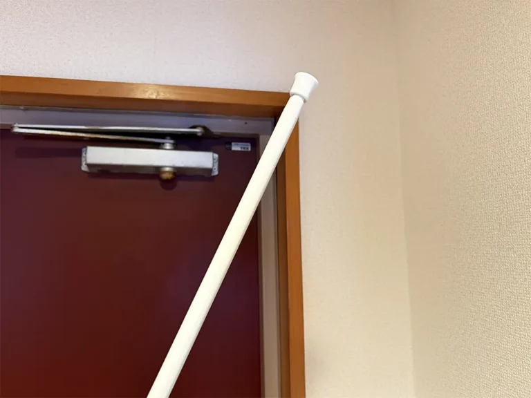 つっぱり棒の画像