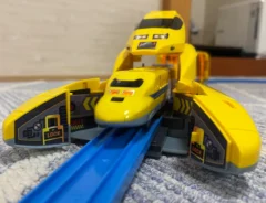 3歳息子と遊んだ『ドクターイエロー』 大人も夢中になる仕掛けに「これはハマる!」