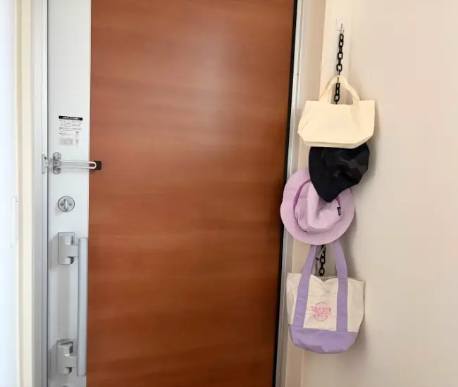 バッグや帽子を収納している様子（撮影：grapeライフハック編集部）