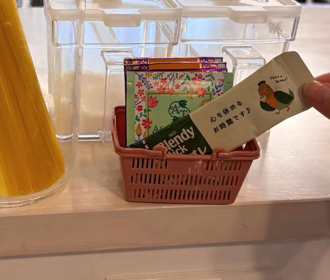 ドリンク類を入れた様子（撮影：grapeライフハック編集部）