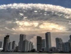 「この世の終わりかと思った…」コロンビアに巨大UFOのような積乱雲