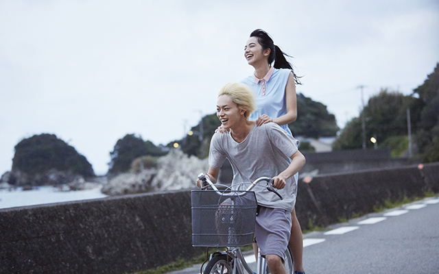 菅田将暉 小松菜奈のキス寸前 二人乗り 浴衣姿に胸キュン 映画 溺れるナイフ Grape グレイプ