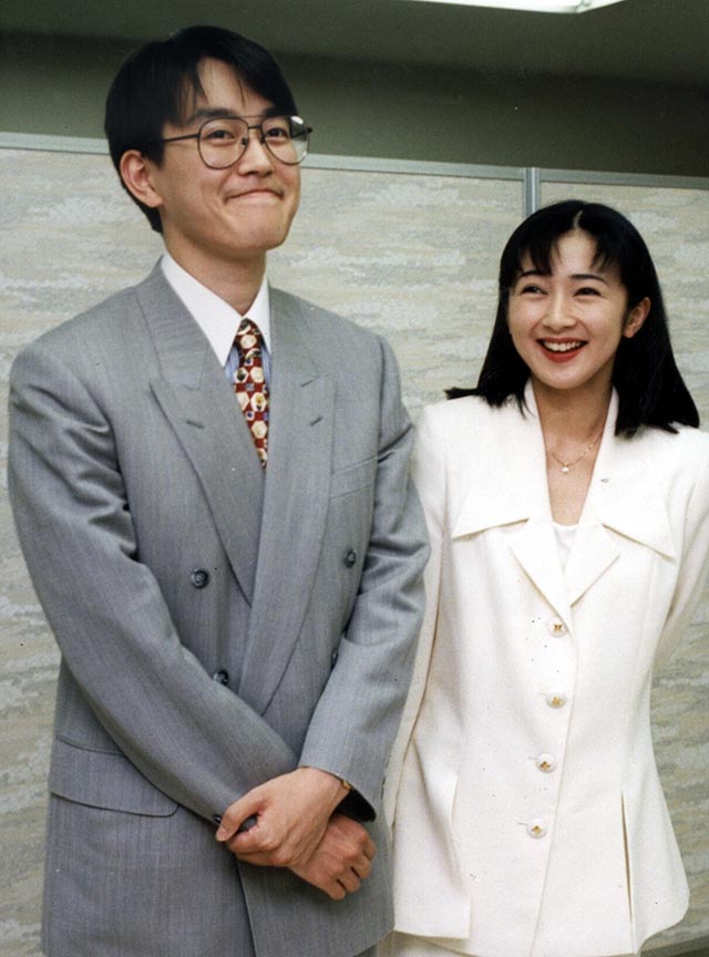畠田理恵　タレント　女優　夫でプロ棋士の羽生善治氏（左）と　1996.1.10整理