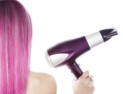 知人のデザイナーが髪をピンクに染めた！　心境の変化、ではなく…