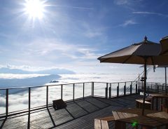 標高１７７０mにカフェレストランがオープン　雲海が広がる不思議な空間