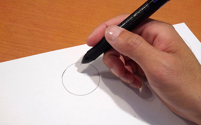 その手があったか ペン１本で綺麗な円を描く方法に驚愕 Grape グレイプ