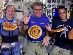 宇宙でもピザが食べたい！　願いが叶った結果、宇宙飛行士たちのテンションが？