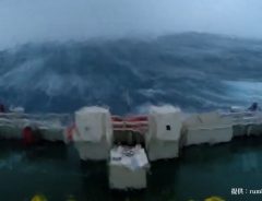 超巨大ハリケーンが船を襲う！　ハリウッド映画級の実録動画