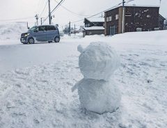 「子どもと雪だるまを作るので、会社休みます」と電話した男性　すると上司は？