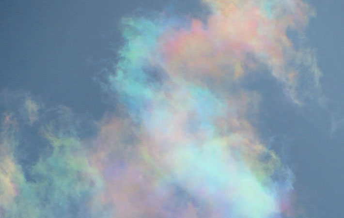 これが雲なの 幸運が訪れる珍しい 彩雲 が目撃される Grape グレイプ