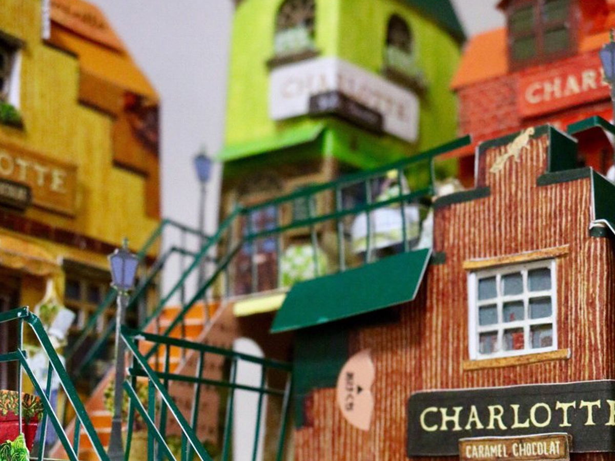 シャルロッテ の菓子箱で作られた街並み 世界観にイラストの作者も感動 Grape グレイプ