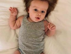生まれた時からパパと同じ髪型　アメリカで誕生した爆毛赤ちゃんが可愛すぎ