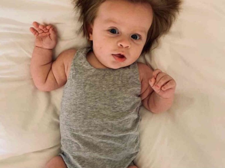 生まれた時からパパと同じ髪型 アメリカで誕生した爆毛赤ちゃんが可愛