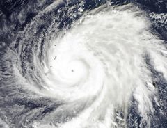 「知らなかった」　台風の『右側』は特に危険　警視庁のツイートに、反響