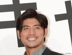 坂口憲二が兄・坂口征夫のツイッターに登場！　豪快な笑顔にファンが「ホッとした」