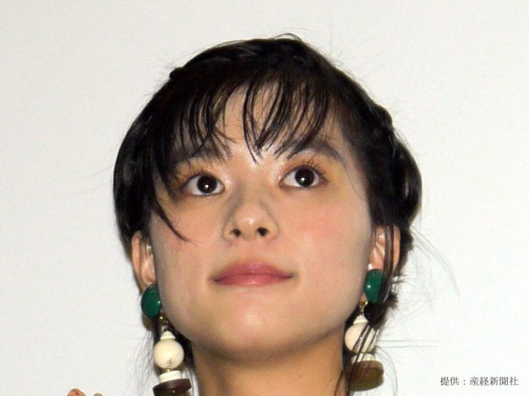 芳根京子がインスタに 美人すぎる横顔ショット を披露 メイクにも 真似したい と注目が Grape グレイプ