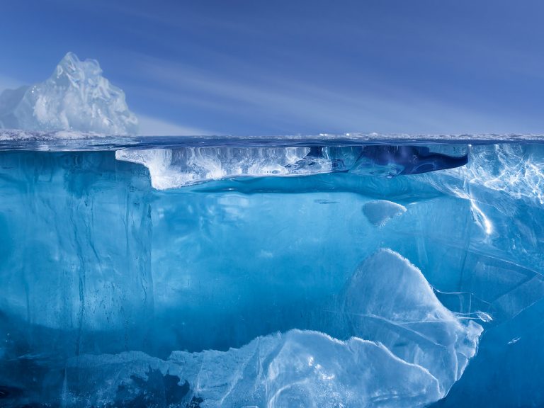 世界一透明度の高い湖で撮られた氷の写真 その美しさに反響 Grape グレイプ