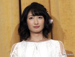 映画「海すずめ」の初日舞台あいさつに登場した女優の武田梨奈
