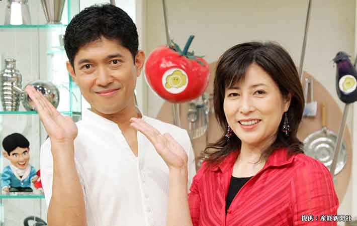 『はなまるマーケット』（TBS系）司会の薬丸裕英さん（左）と岡江久美子さん（右）