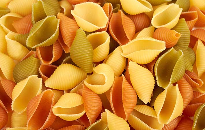 パスタとスパゲティって何が違うの？　種類や定義で比べてナポリタンに合うのは？