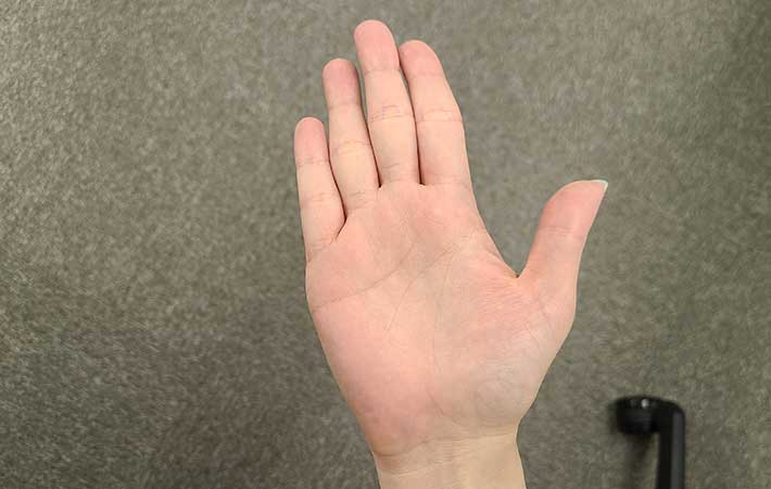 手相占い師に聞いた、素人でも簡単にできるセルフ占い　指の長さや開き方で分かるのは…