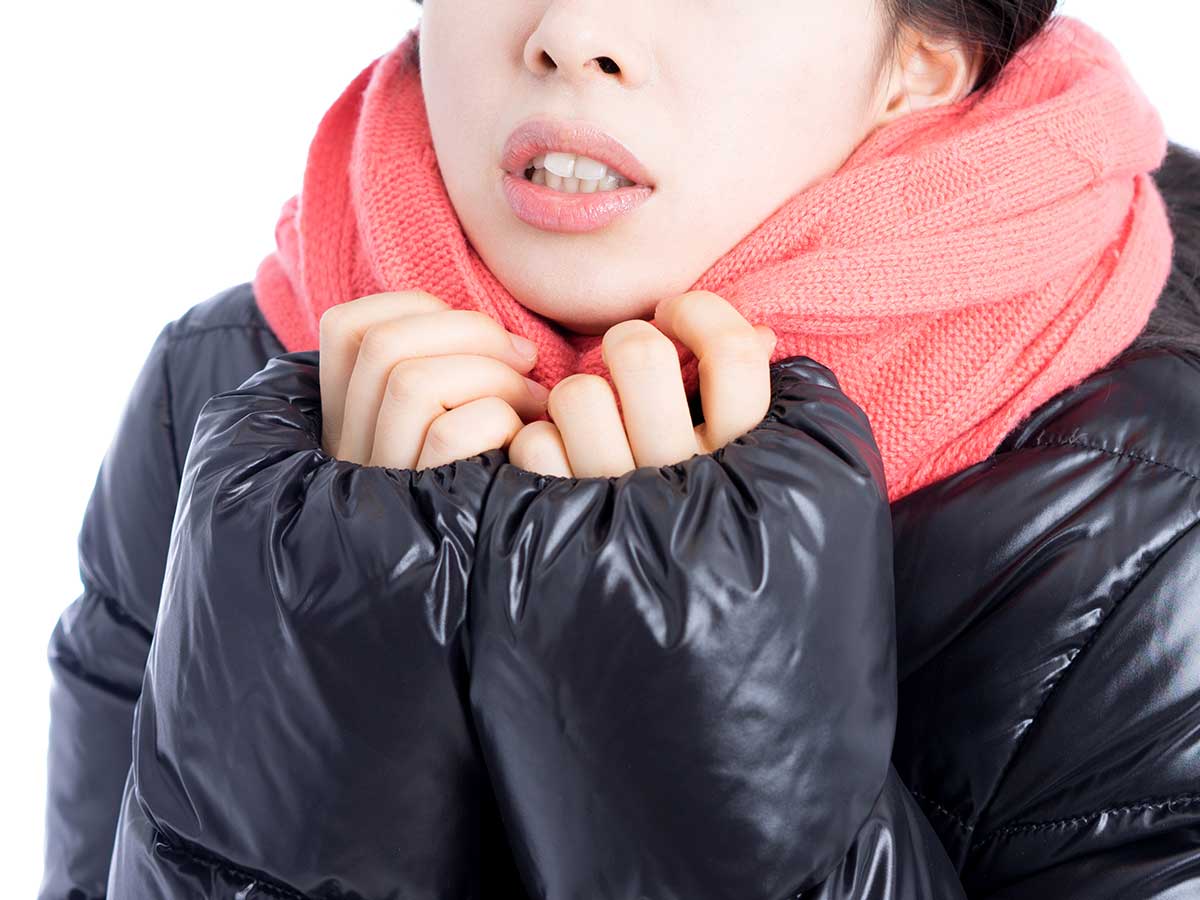 寒さの対策で重要なのは窓　部屋の熱を逃がしにくくする方法　寝る時の工夫や服装は？
