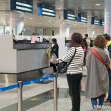 カワイイは国境を越える 日本人女性が空港で? カワイイは国境を越える 日本人女性が空港で?